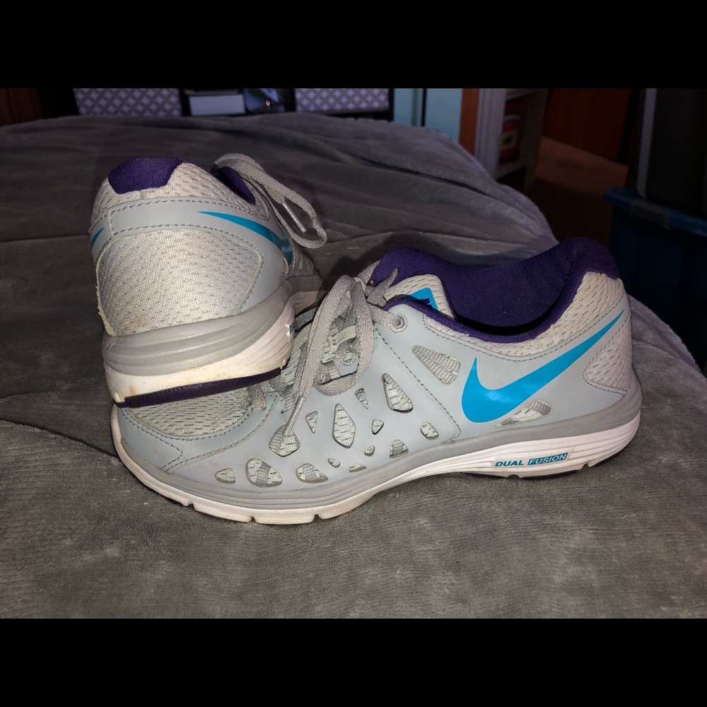 Nike Tennis Shoes